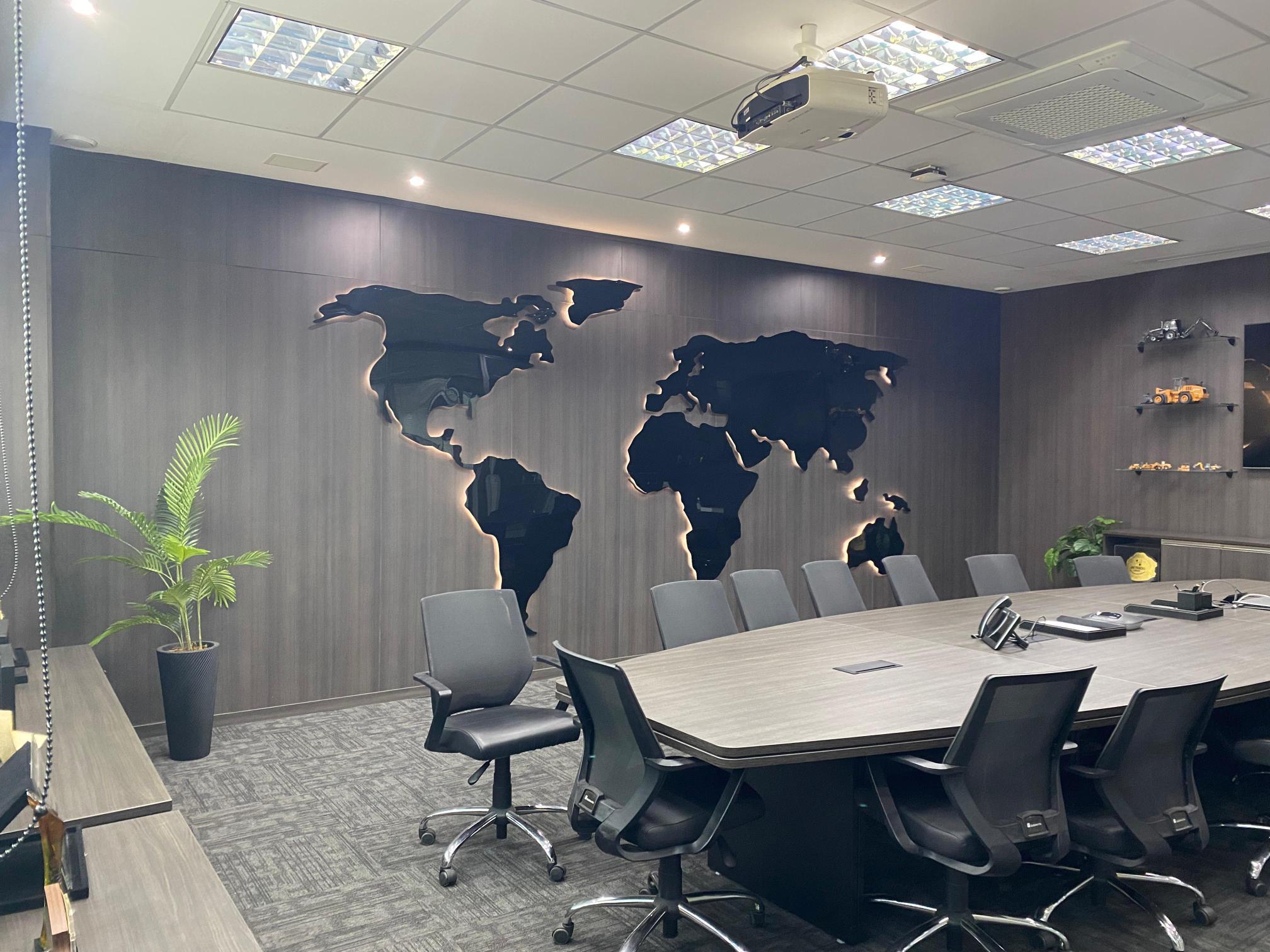 Painel mapa-mundi em acrilico com iluminacao decorativa para empresa
